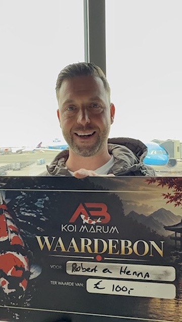 De waardebon van € 100 voor Robert en Henna