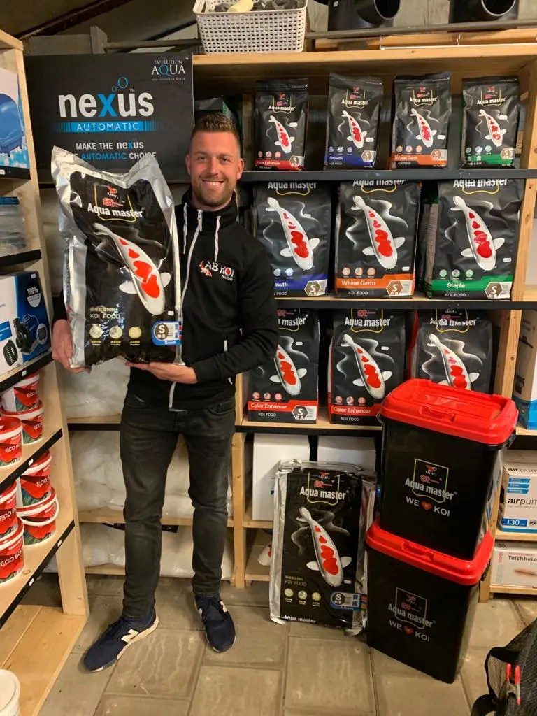 ABKoi Marum neemt koivoer van Aqua master op in het assortiment, foto 3